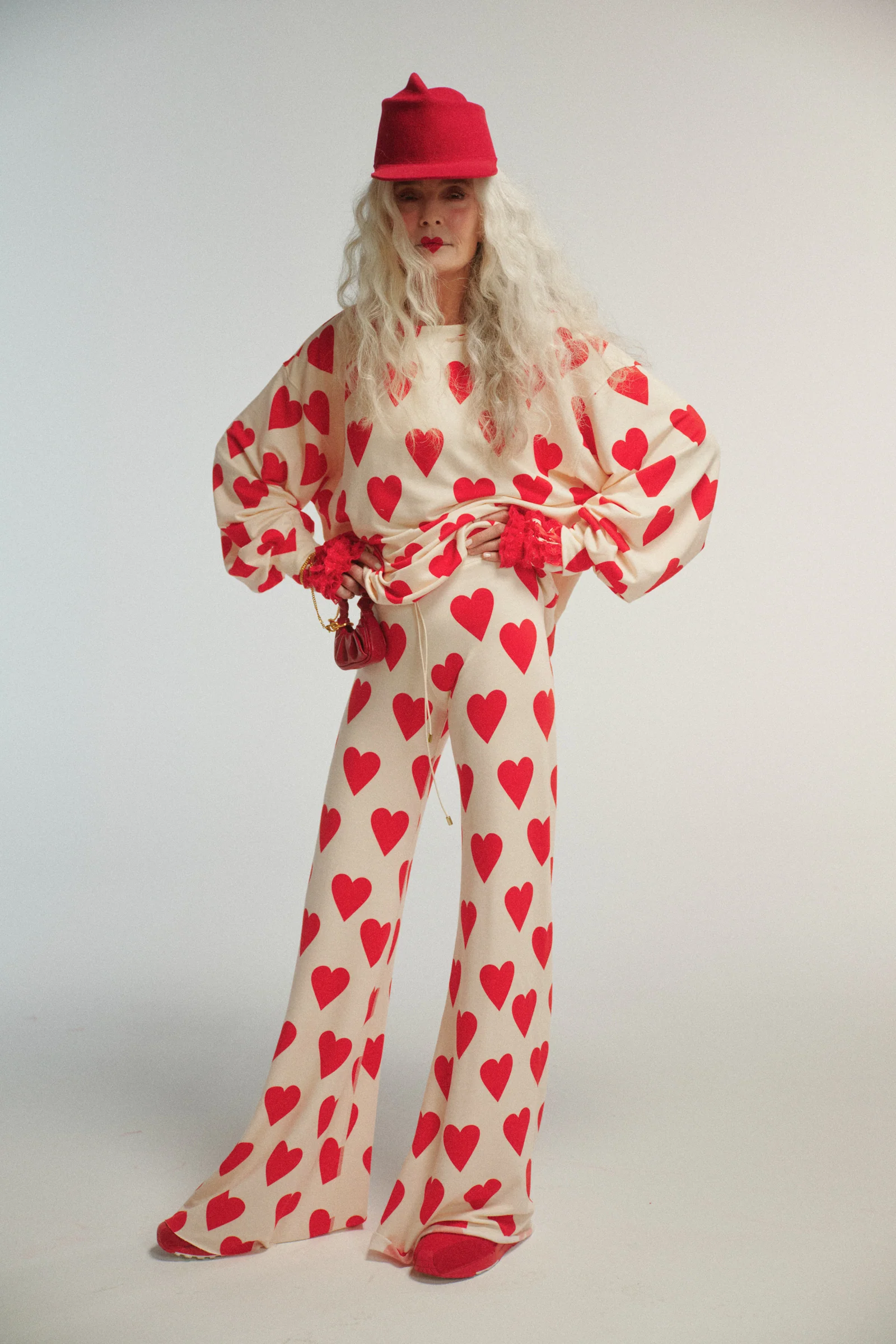 The Queen Of Hearts Pillow Sweater - Image 3